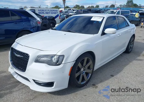 2014 Chrysler 300 Srt8 z USA, uszkodzony, nr VIN 2C3CCAFJ9EH211604